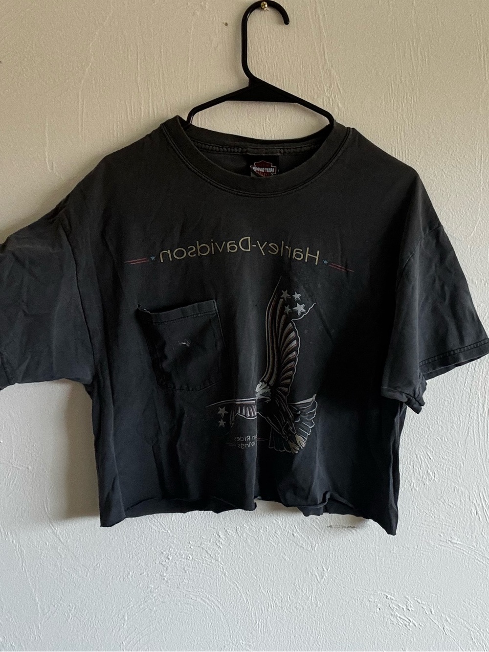 Vintage 2001 Harley-Davidson Black Cropped Eagle Graphic Pocket Tee - Picture 2 of 5